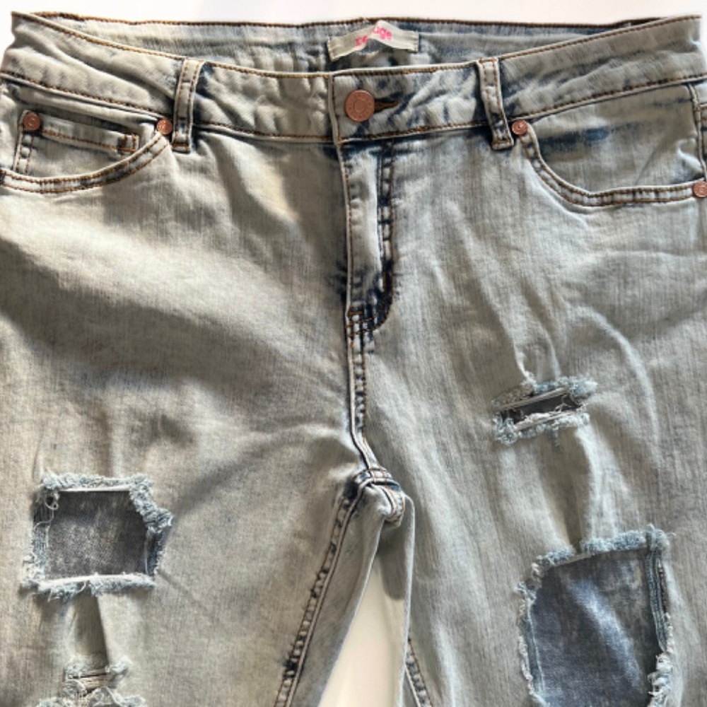 Light wash Distressed straight leg Jeans - size 12 - Picture 4 of 9